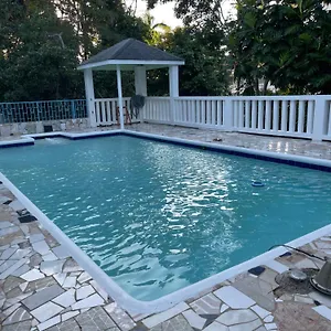 https://vacation-home-with-private-pool-montego-bay.comcaribbean.com